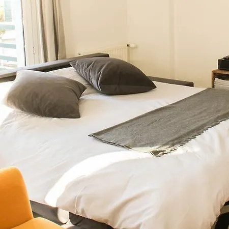 Apartment Centre De *