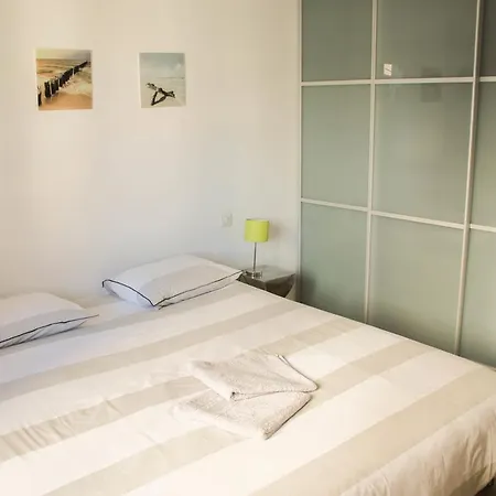 Apartment Centre De *